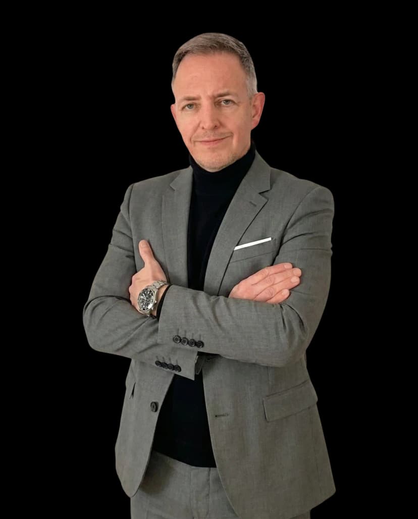 Portrait photo of Alexander Busse, cybersecurity expert and founder of Cybervize